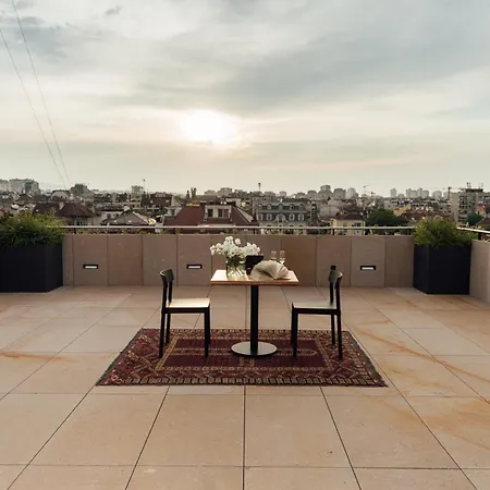 Апарт-отель Dot 4*