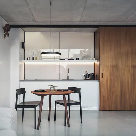 מלון דירות Dot 4*