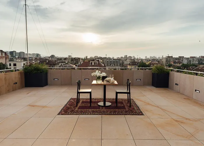 アパートホテル Dot 4*